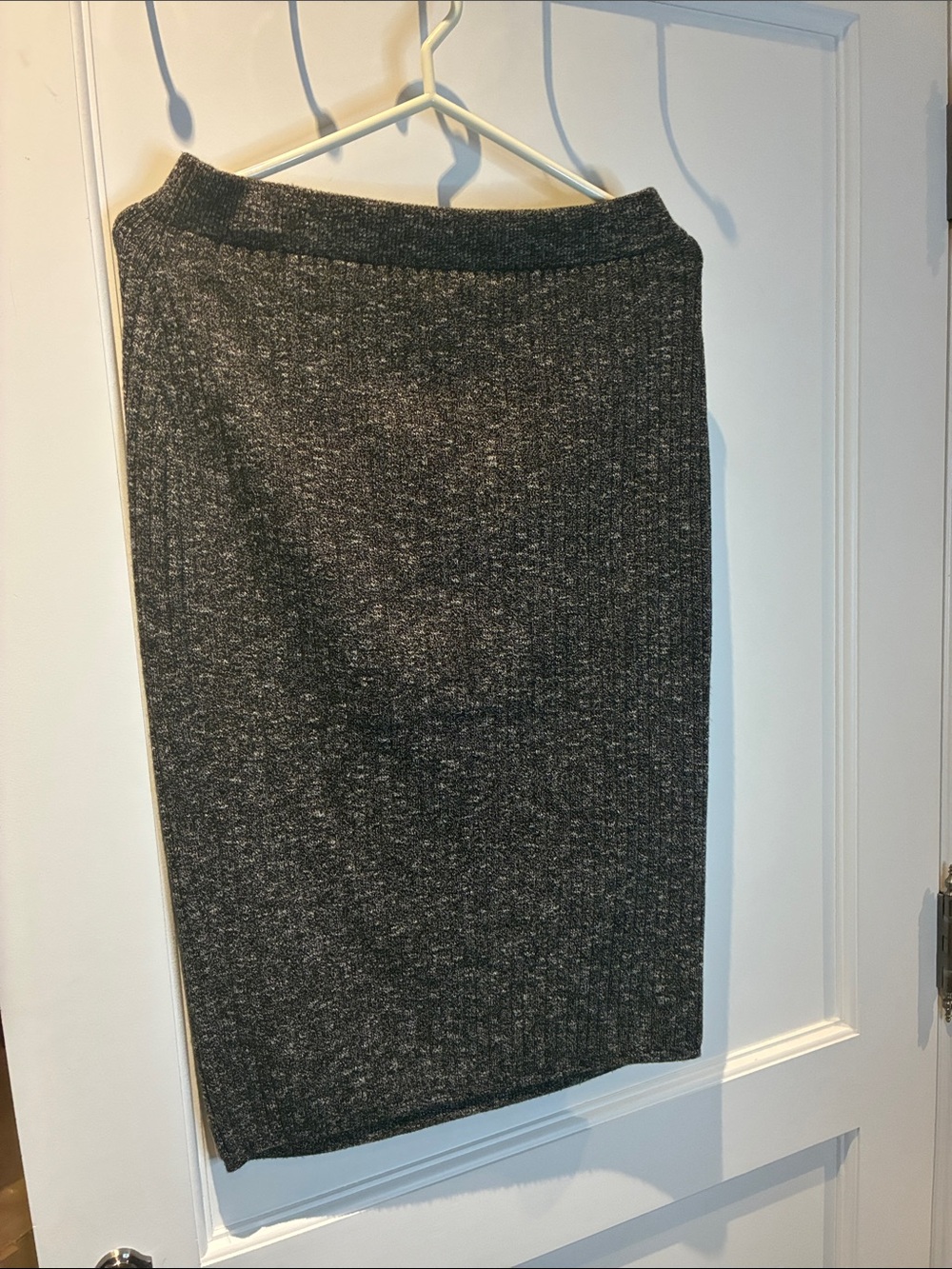 MAX STUDIO Gray Knit Pencil Skirt Size M Cotton Blend Heathered Ribbed 
👵MT